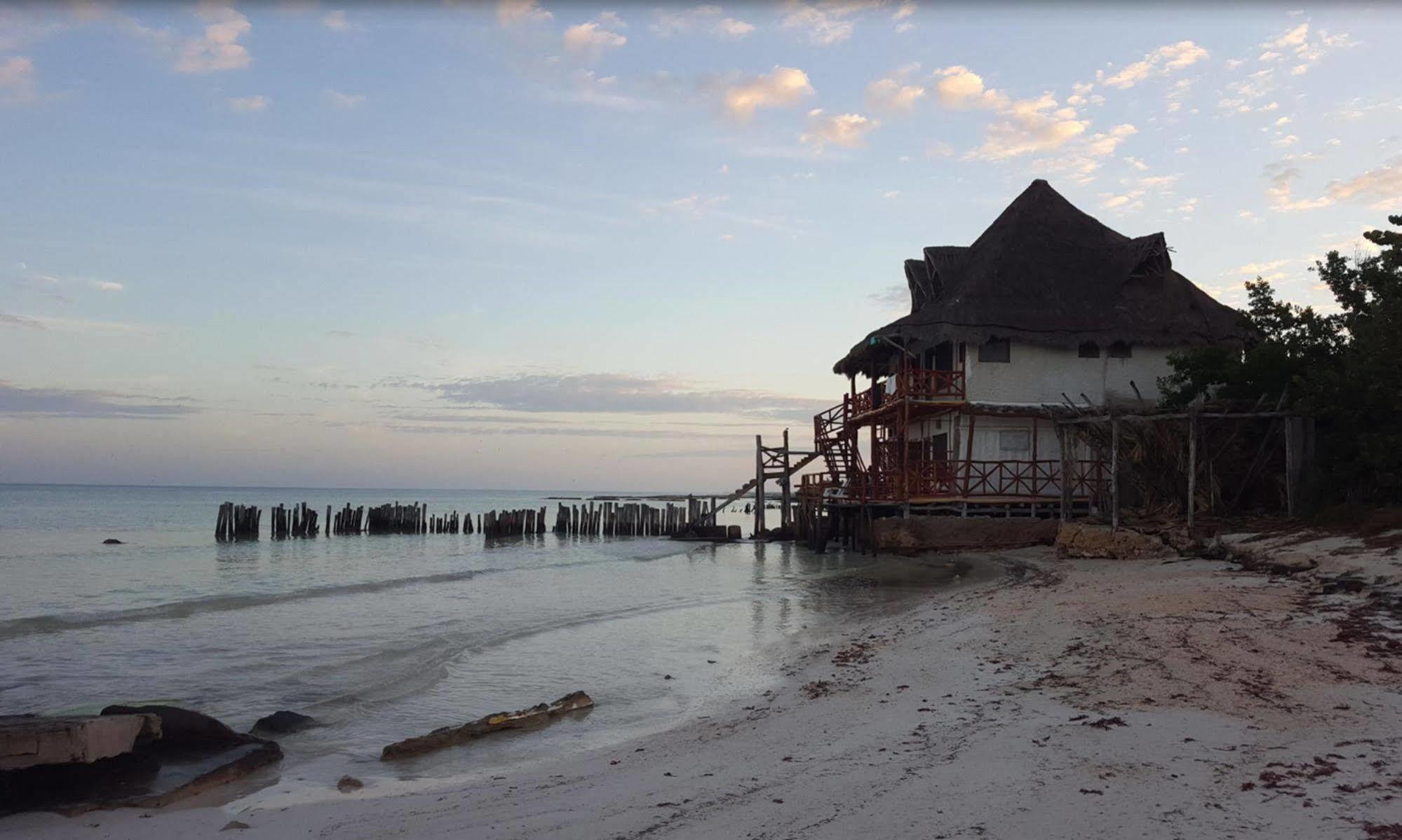 Golden Paradise Beach Hotel Isla Holbox Exterior photo